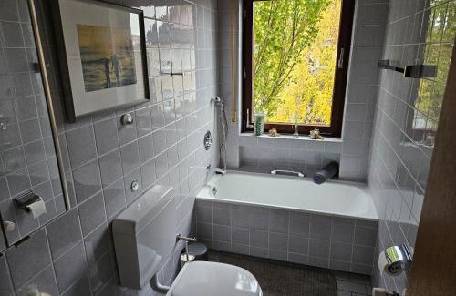 Hoechberg Apartment | Cozy 2-Bedroom Apartment with Balcony & Full Kitchen