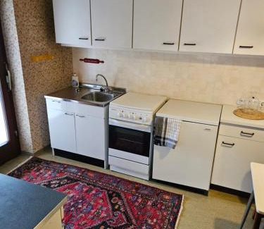 Hoechberg Apartment | Cozy 2-Bedroom Apartment with Balcony & Full Kitchen
