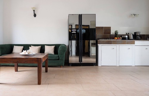 Willemstad Apartment | Modern Two-Room Apartment with Pool and Ice Maker