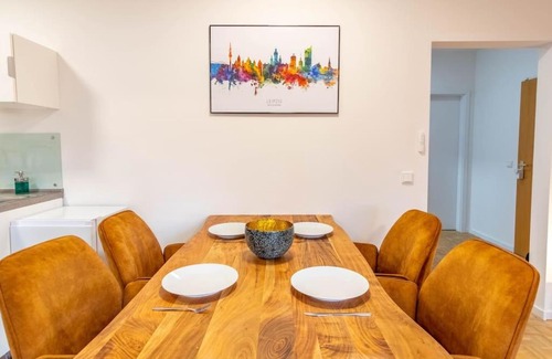 Ost Apartment | Modern 2-Room Apartment Near Paunsdorf Center, Rated 9/10