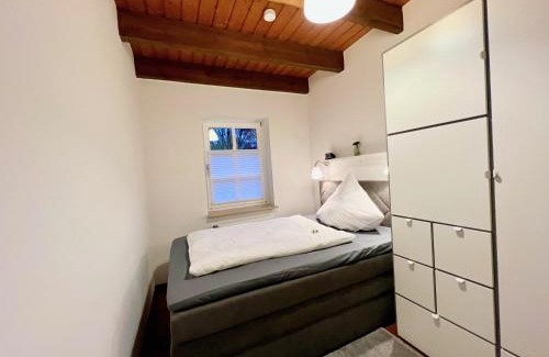 Ahrensfelde Apartment | Modern 2-Room Business Apartment with Pool Access