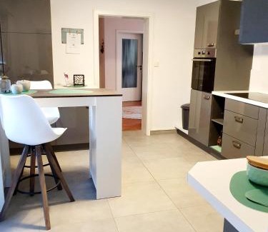 Ortenberg Apartment | Exceptional 2 Zimmer Domizil with Pool & Ocean View