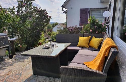 Ortenberg Apartment | Exceptional 2 Zimmer Domizil with Pool & Ocean View