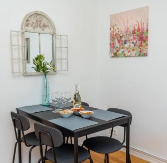 Neustadt in Holstein Apartment | Cozy 2-Bedroom Apartment by the Harbor, Child Friendly