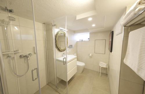 Gramsham Apartment | Cozy 2-Room Apartment Near Alz and Chiemsee