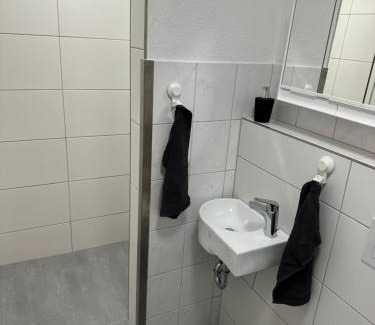 Astfeld Apartment | Cozy 2 Zimmer Whg for Your Next Getaway