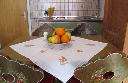 Uehlingen-Birkendorf Apartment | Cozy 2-Room Apartment "Frauenschuh" with Kitchen & Breakfast