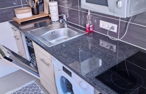 Heslach Apartment | Cozy 2 Zimmer Wohnung near Marienplatz with Spa & Breakfast