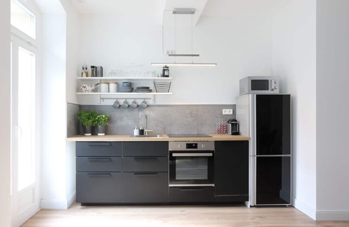 Sudenburg Apartment | Two-Bedroom Terrace Near Uniklinik in MD Sudenburg