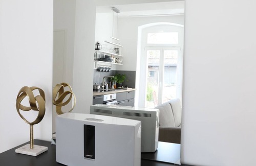 Sudenburg Apartment | Two-Bedroom Terrace Near Uniklinik in MD Sudenburg