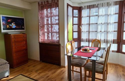 Moenchengladbach Apartment | Family-Friendly 2 Zimmerwohnung with Great Guest Reviews