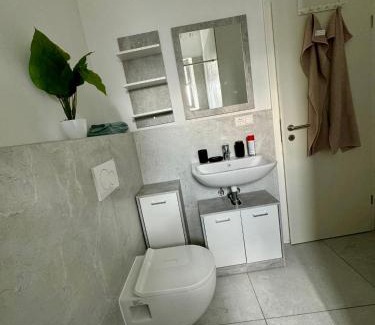 Mannheim Apartment | Family-Friendly 2 ZKB Apartment in Mannheim with Parking
