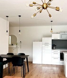 Neckarau Apartment | Welcoming 2 ZKB Apartment in Mannheim with Great Amenities