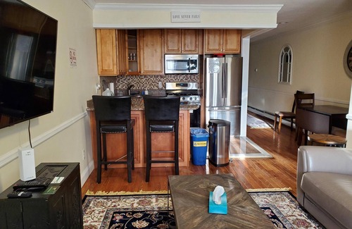 Queens Apartment | Comfortable Quality Cribs: Family-Friendly & Pet Welcoming
