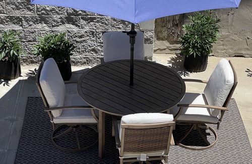 Queens Apartment | Comfortable Quality Cribs: Family-Friendly & Pet Welcoming