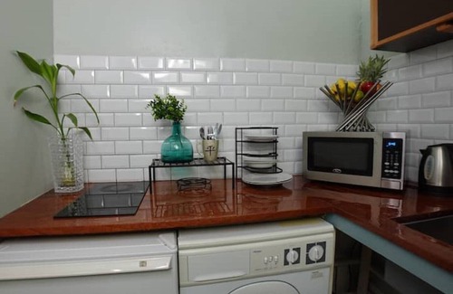 Port of Spain Apartment | Budget-Friendly Cozy Colonial 1BR Apt in Queens Park