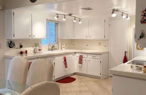 Lake Havasu City House | Exclusive Discounts & Ocean View Rooms Await You