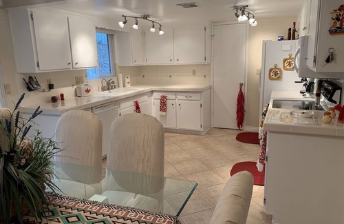 Lake Havasu City House | Exclusive Discounts & Ocean View Rooms Await You