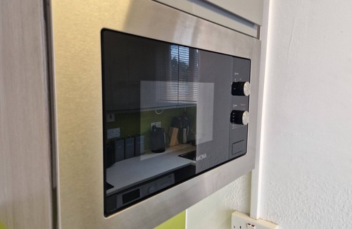 Exeter Apartment | Cozy Hideaway Studio Apartment - Pet Friendly & Breakfast Included