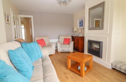 Fenit House | Discover Family-Friendly Comfort at 20 Lighthouse Village