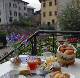 Padergnone Bed & Breakfast | Cozy Bed and Breakfast for 4 with Kitchen Amenities