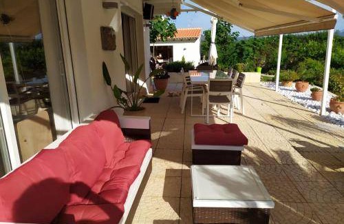 Gandia Bed & Breakfast | Cozy Bed and Breakfast with Pool for Two Guests