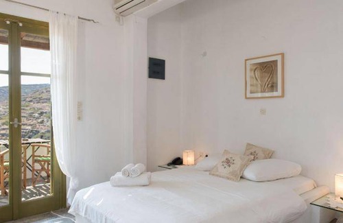 Kastro Bed & Breakfast | Charming Bed and Breakfast with Kitchen – 5-Star Comfort!