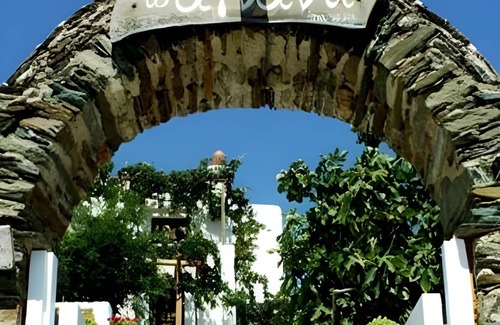 Kastro Bed & Breakfast | Charming Bed and Breakfast with Kitchen – 5-Star Comfort!