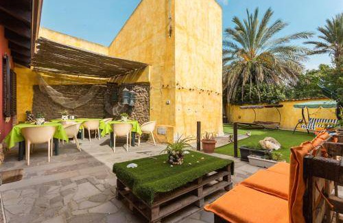 Cabras Bed & Breakfast | Cozy Bed and Breakfast with Kitchen & Pet-Friendly Access