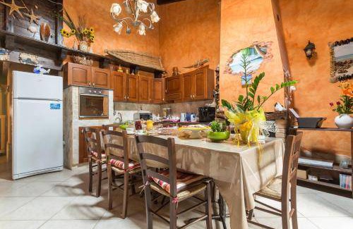 Cabras Bed & Breakfast | Cozy Bed and Breakfast with Kitchen & Pet-Friendly Access