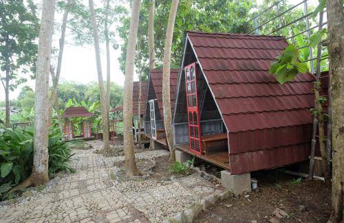 Kebumen Hotel | Cozy 5-Star Hotel for Up to 3 Guests - Highly Rated Stay!