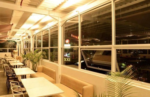 Bandung Hotel | Elegant 5-Star Hotel with Spa & Family-Friendly Amenities