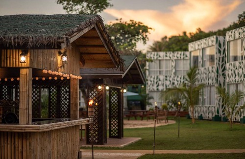 Saipan Resort | Cozy 4-Star Resort with Pool & Dining for 2 Guests