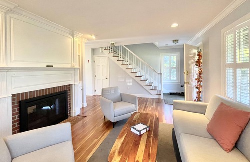 West of Town House | Serene Getaway at Meadow View Drive in Nantucket