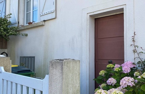 Saint-Mathieu Apartment | 20 meters from the beach, T2 sea view apartment for rent,