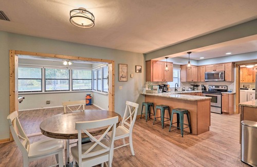 Earleton House | Experience Waldo Home: Dock Access & Breathtaking Lake Views