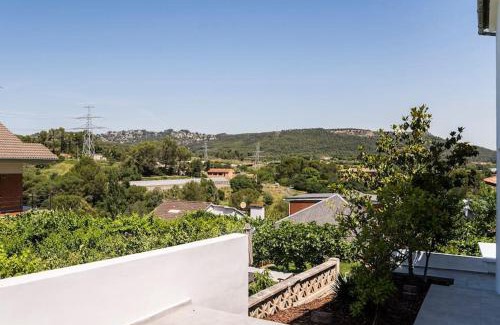 Cervello House | Relaxing Retreat near BCN with Pool and BBQ Area
