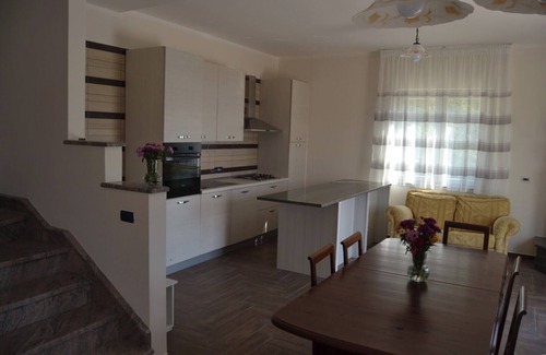 Pimonte House | Idyllic Retreat Near Pompeii with Pet-Friendly Amenities