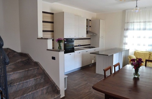 Pimonte House | Idyllic Retreat Near Pompeii with Pet-Friendly Amenities