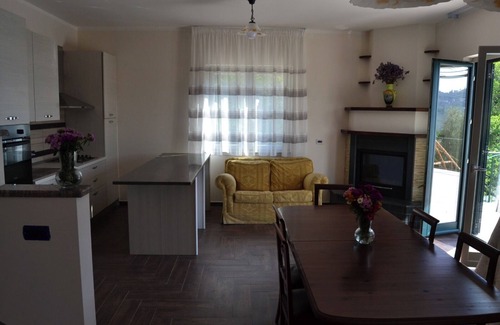 Pimonte House | Idyllic Retreat Near Pompeii with Pet-Friendly Amenities