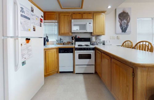 Breckenridge Ski Chalet | Ideal Ski Retreat with Heated Pool & Hot Tubs Near Breck