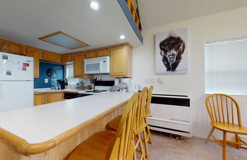 Breckenridge Ski Chalet | Ideal Ski Retreat with Heated Pool & Hot Tubs Near Breck