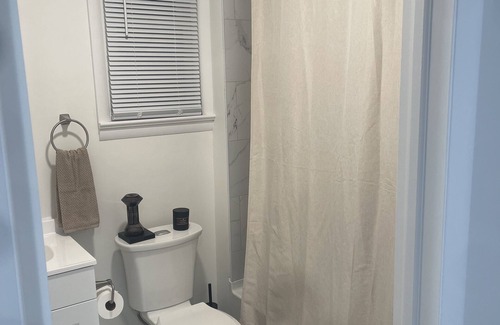 Passaic House | Convenient Getaway: 20 Minutes from NYC with Family Amenities