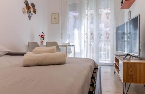 Rondo - Torretta Apartment | Convenient Milano Smart Apartment Just 20 Minutes from Duomo