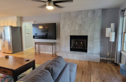 Dandridge House | Unwind at Happy Haven Lakehouse with Spa & Scenic Views
