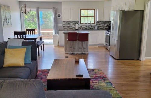 Dandridge House | Unwind at Happy Haven Lakehouse with Spa & Scenic Views