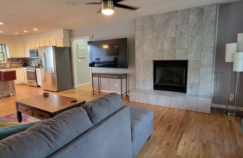 Dandridge House | Unwind at Happy Haven Lakehouse with Spa & Scenic Views
