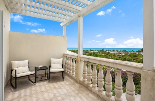 Leeward Settlement House | Exclusive 10% Off: Poolside Oasis Near Grace Bay