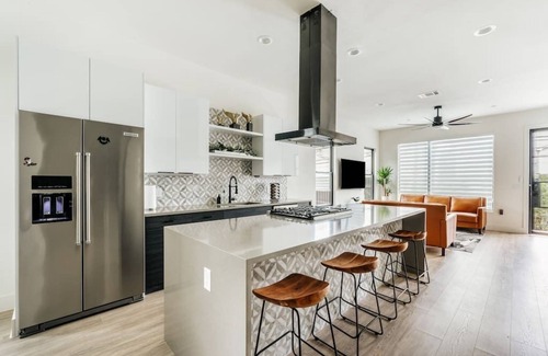 Blackshear-Prospect Hill House | Guest Rated 10/10: Cozy 4B with EV Charger & Gym Access
