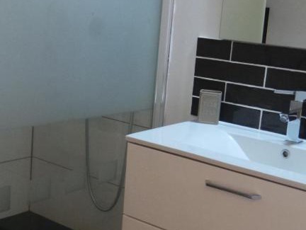 Downtown Apartment | Family-Friendly Stay at 20 rue Gasté, Near Brest Train Station